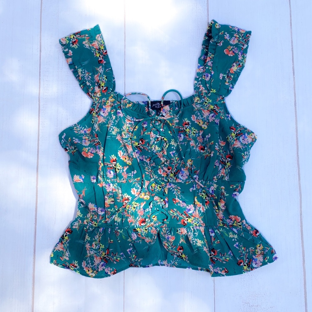 Floral Tie Front Flutter Top Large NWT